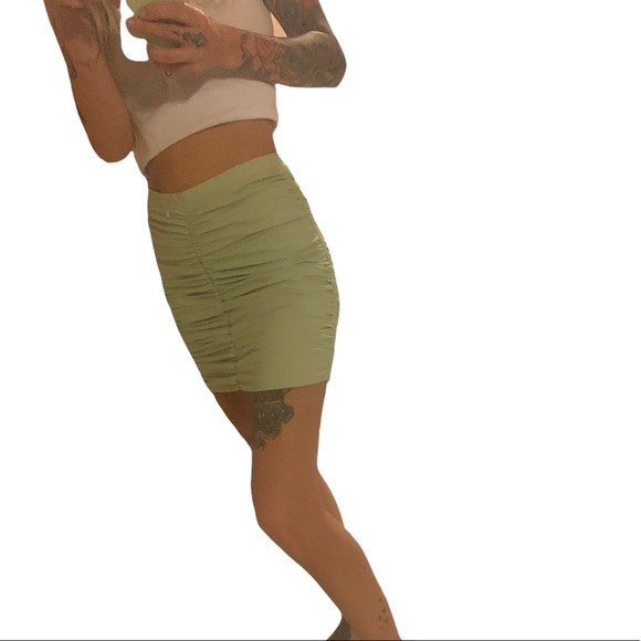 Forever 21 Bodycon Ruched Mini Skirt - Picture 4 of 6